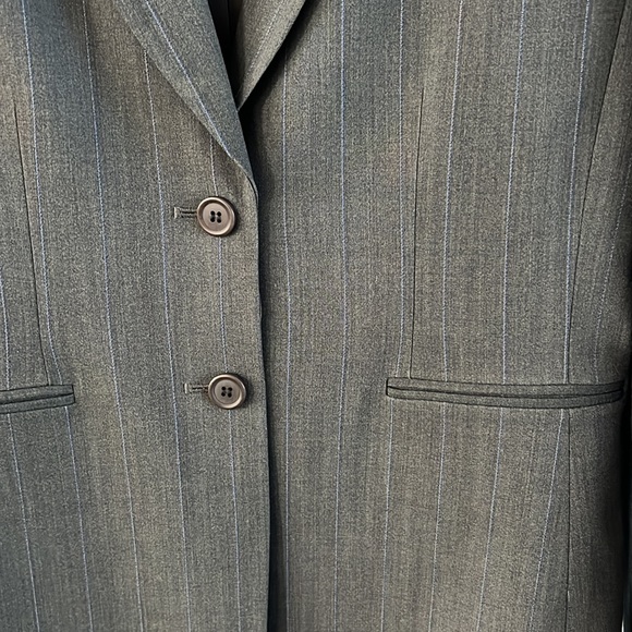 Tahari blue gray pinstriped business jacket size 8 - Picture 4 of 11